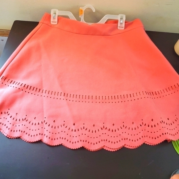 Ann Taylor Loft laser cut A line Coral Color Mini Skirt size 12 - Picture 3 of 14